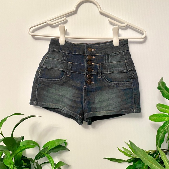 🌸2 FOR $30🌸 - High Rise Button Jean Shorts - Picture 1 of 2